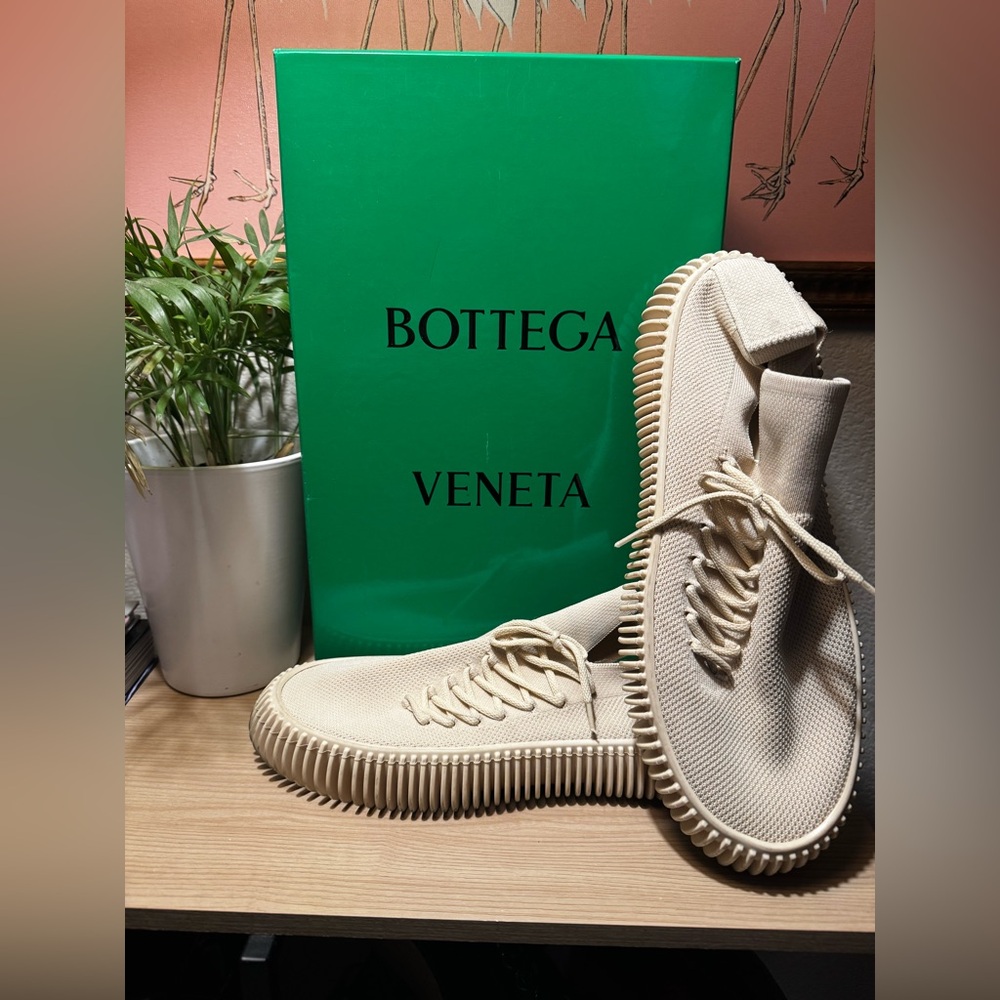Bottega Veneta 
Tire Knit Sneakers Sea Salt Mens 10